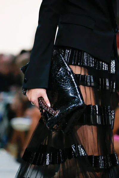 Look 32